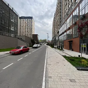 Апартаменты 2 комнатная неподалеку от мега центра, Алматы